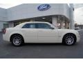 Cool Vanilla - 300 C HEMI Photo No. 1