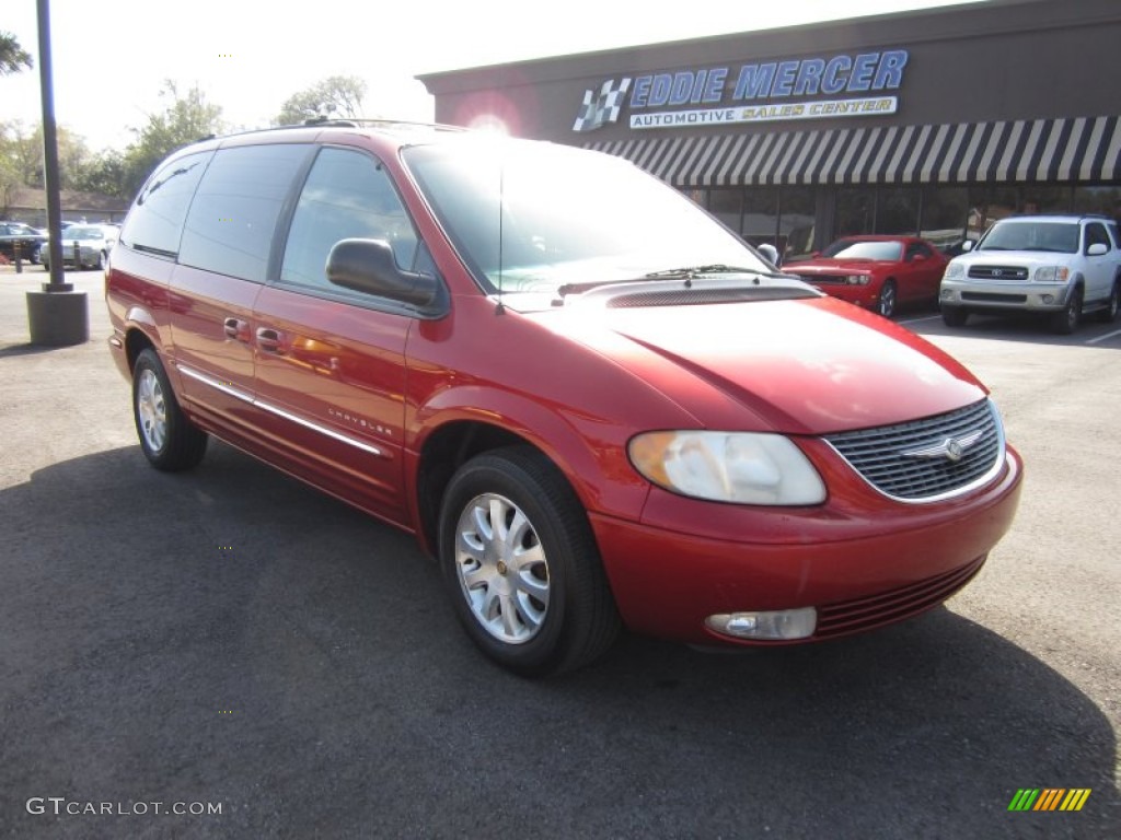 2001 Town & Country LXi - Inferno Red Pearl / Taupe photo #1