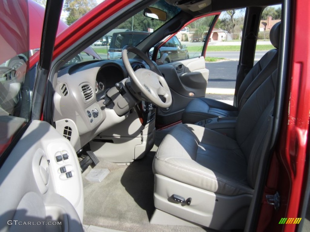 2001 Town & Country LXi - Inferno Red Pearl / Taupe photo #18