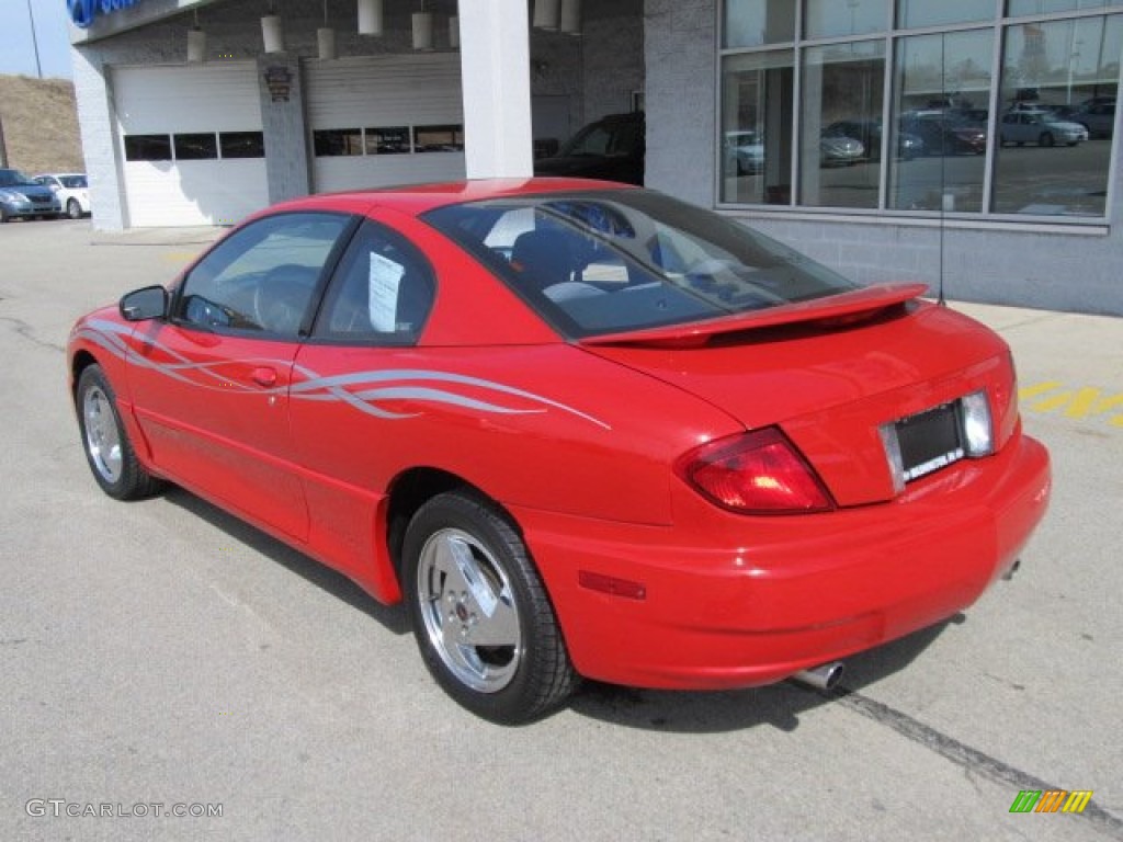 2004 Sunfire Coupe - Victory Red / Graphite photo #6