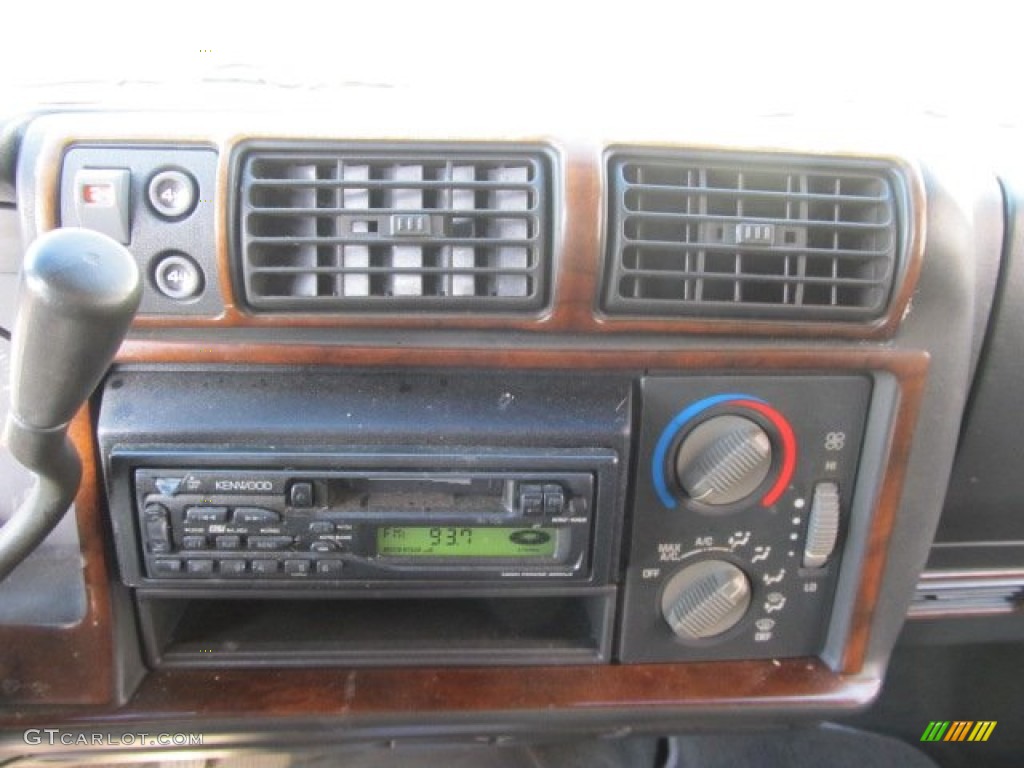 1996 Blazer LS 4x4 - Dark Cherry Red Metallic / Graphite photo #16