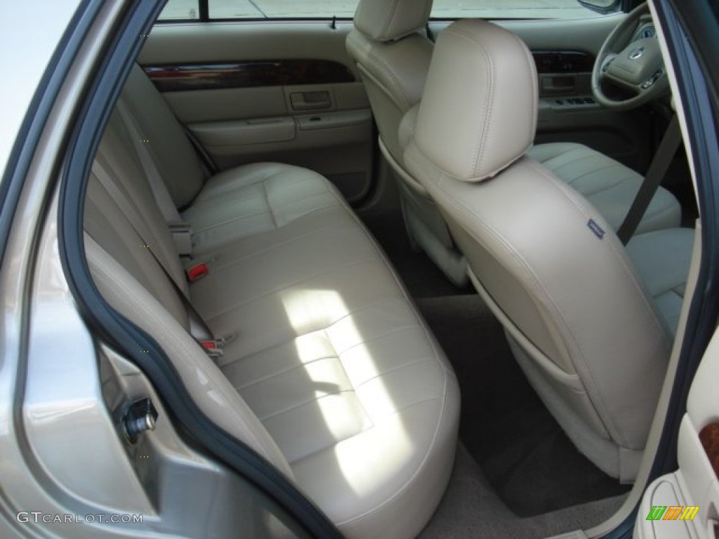 2004 Grand Marquis LS - Arizona Beige Metallic / Medium Parchment photo #18