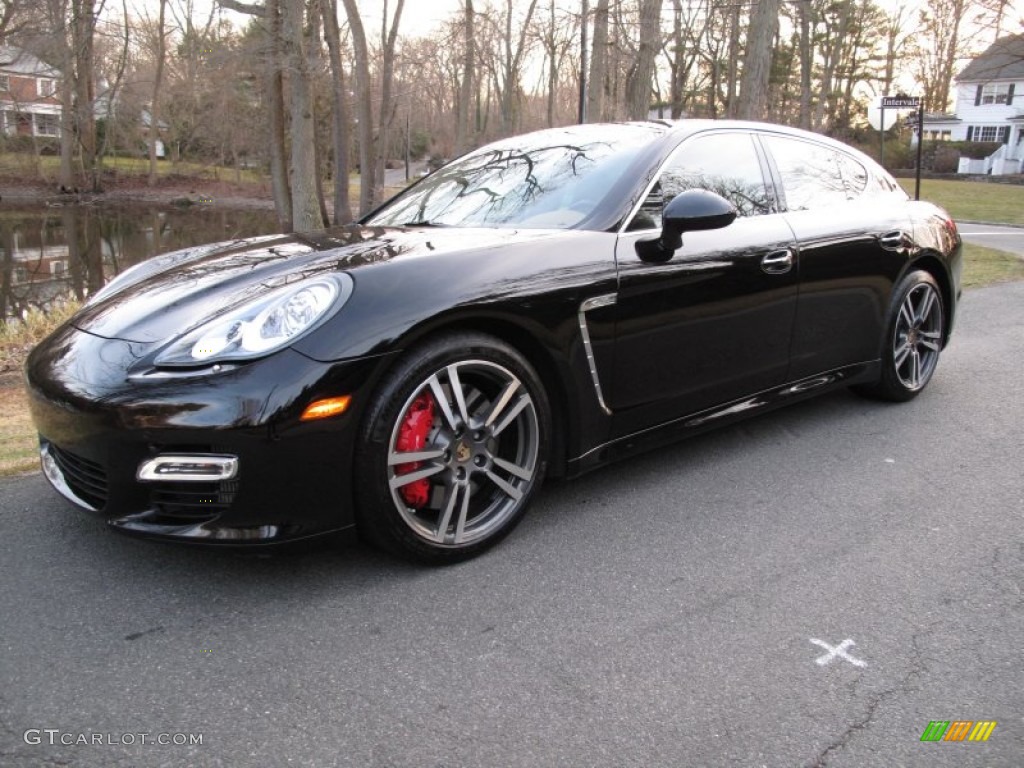 Black Porsche Panamera