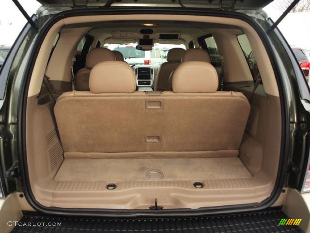 2004 Mountaineer V8 AWD - Estate Green Metallic / Medium Dark Parchment photo #4