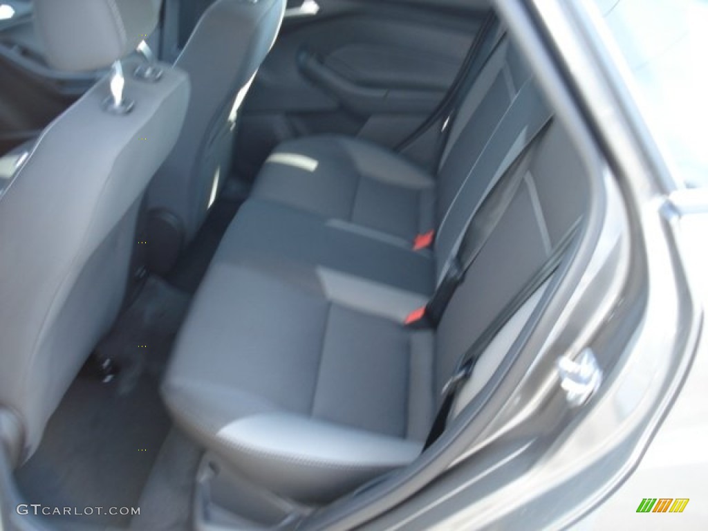 2012 Focus SE 5-Door - Sterling Grey Metallic / Charcoal Black photo #13