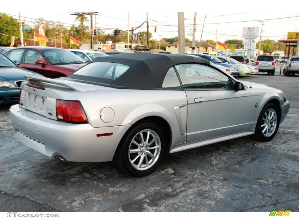 Silver Metallic 1999 Ford Mustang GT Convertible Exterior Photo #61999414