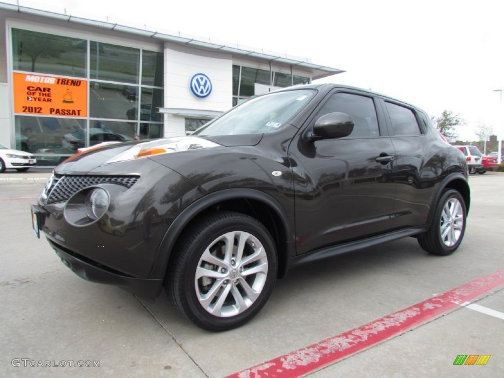 Metallic Bronze Nissan Juke