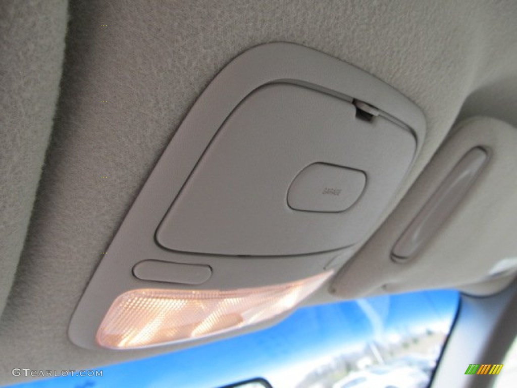 2002 Park Avenue  - White Diamond / Shale photo #19