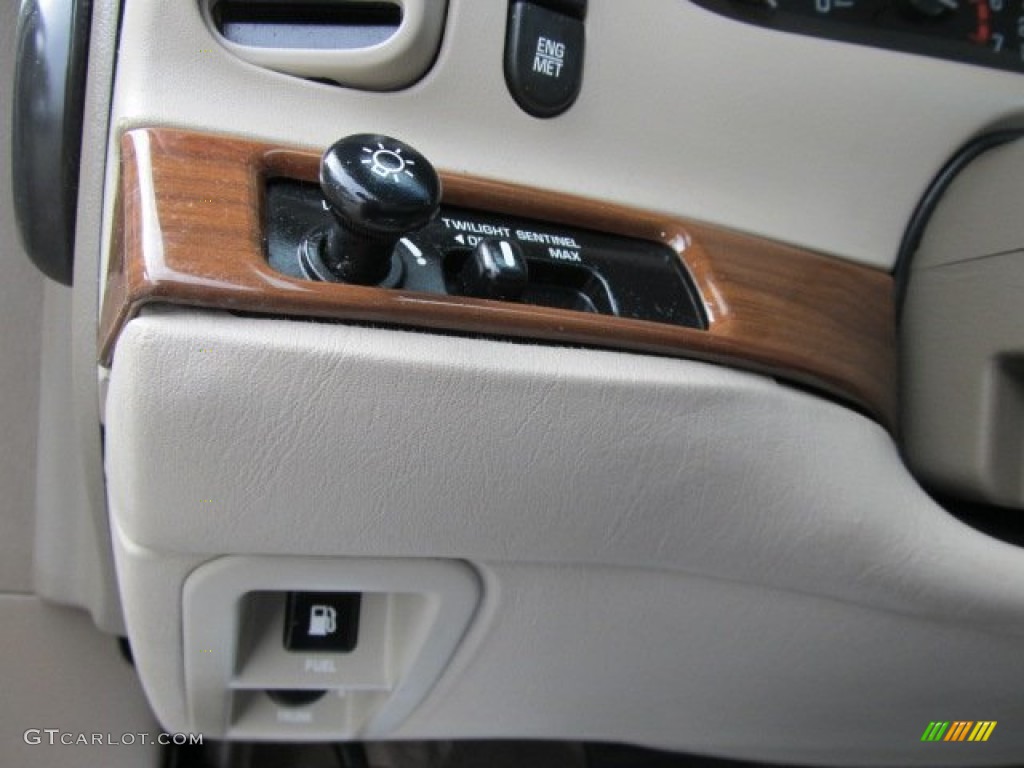 2002 Park Avenue  - White Diamond / Shale photo #20