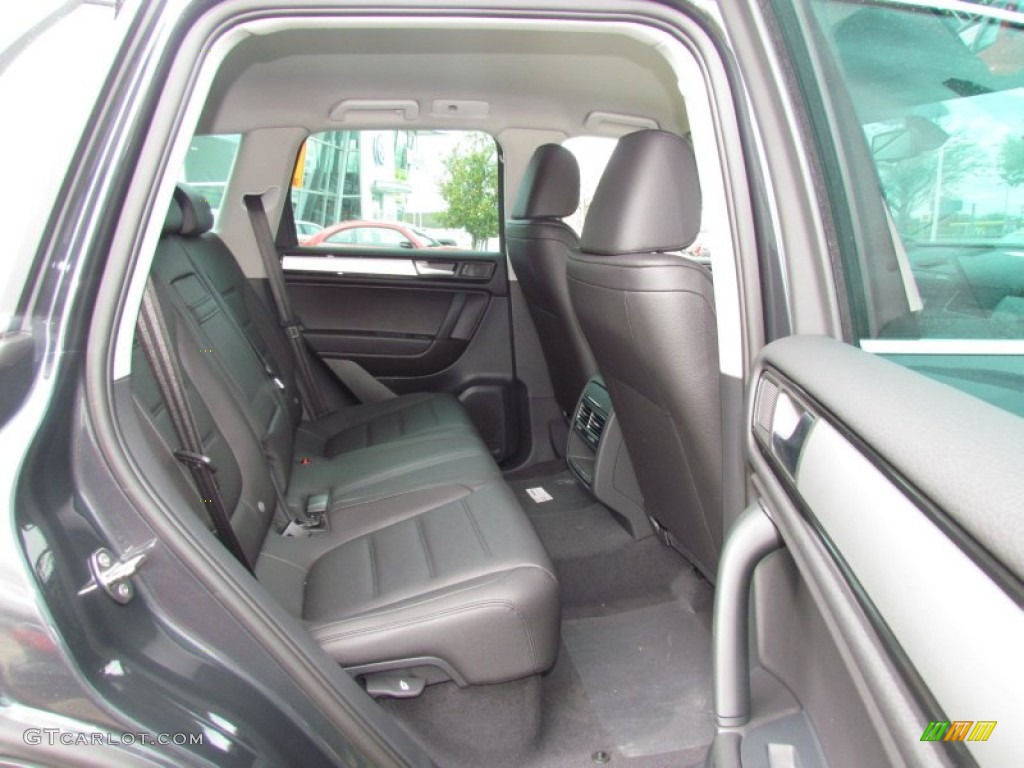 2012 Volkswagen Touareg VR6 FSI Sport 4XMotion Rear Seat Photos