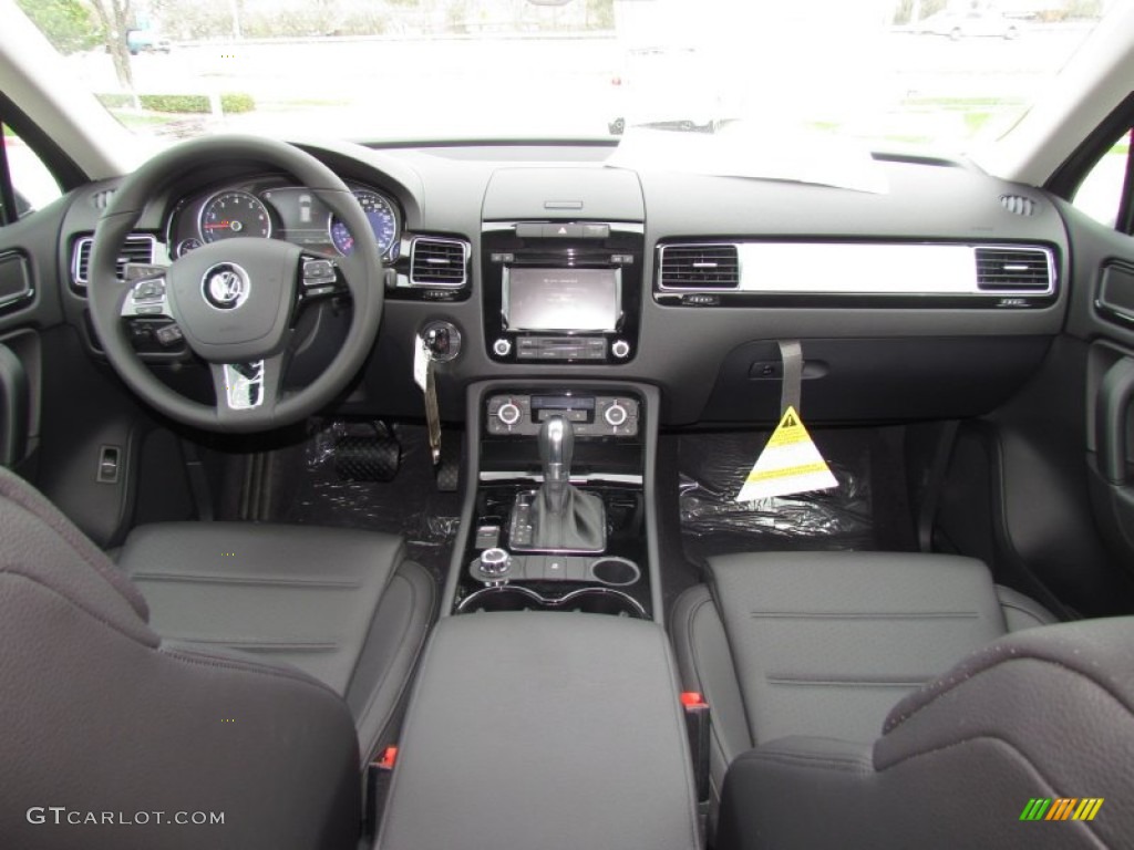 2012 Volkswagen Touareg VR6 FSI Sport 4XMotion Black Anthracite Dashboard Photo #62003868