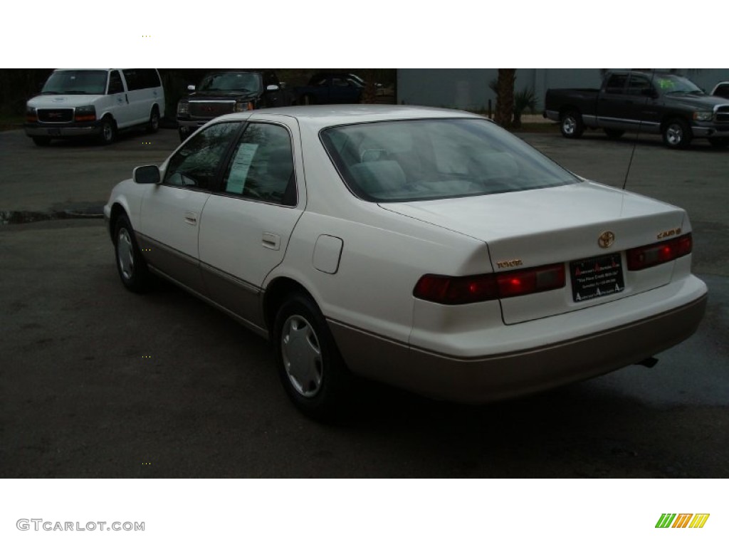 1998 Camry CE - Super White / Gray photo #5