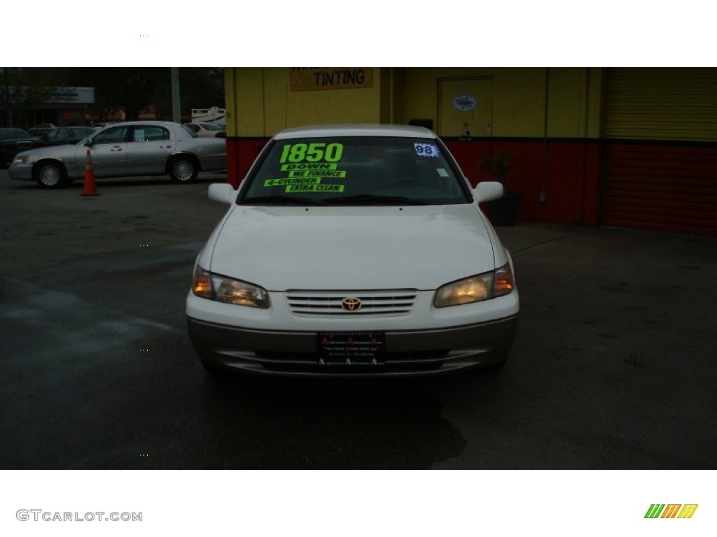 1998 Camry CE - Super White / Gray photo #8