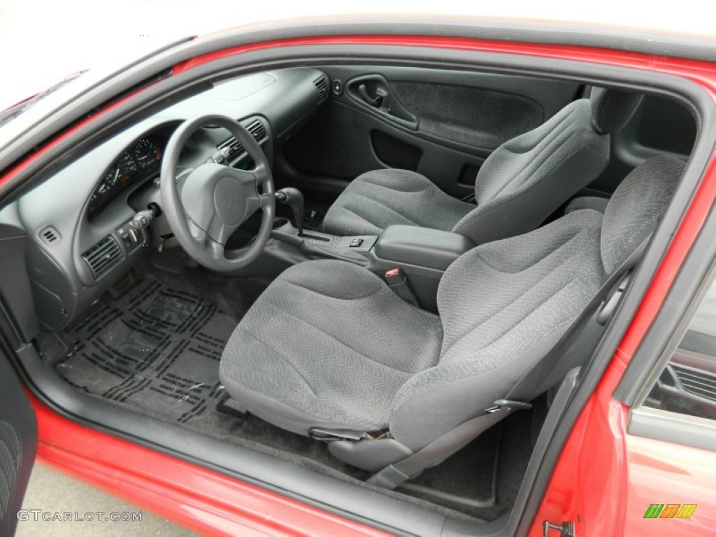 2003 Cavalier LS Sport Coupe - Victory Red / Graphite Gray photo #11