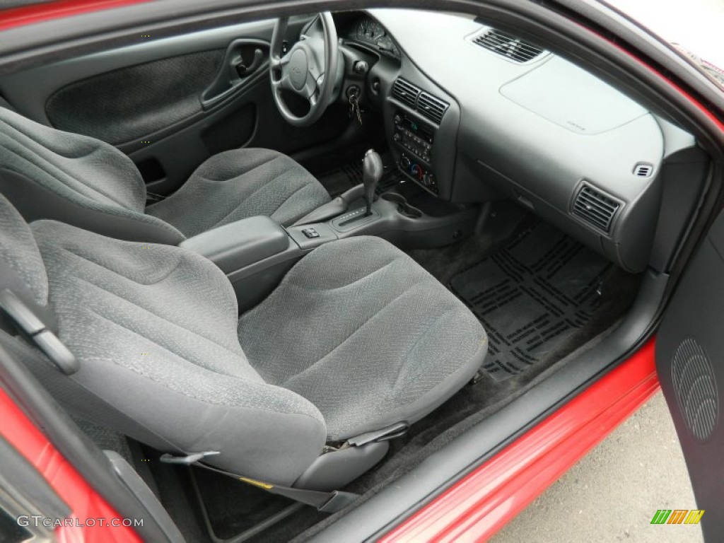 2003 Cavalier LS Sport Coupe - Victory Red / Graphite Gray photo #14