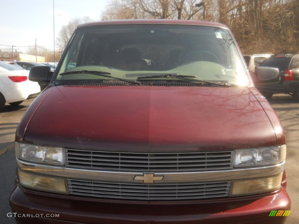 2001 Astro LT AWD Passenger Van - Dark Carmine Red Metallic / Neutral photo #14