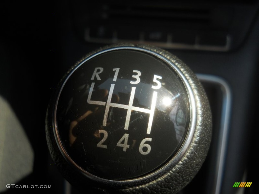 2010 Volkswagen Tiguan S Transmission Photos
