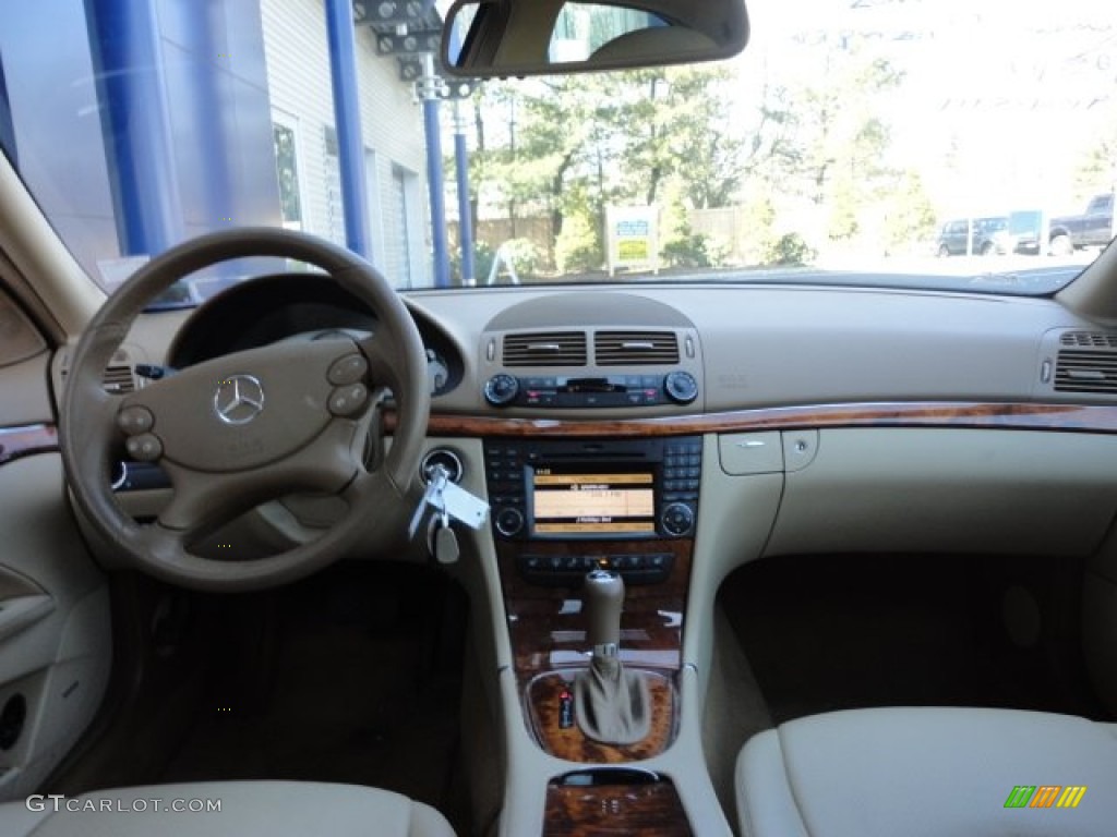 2009 Mercedes-Benz E 350 4Matic Sedan Cashmere Dashboard Photo #62012483