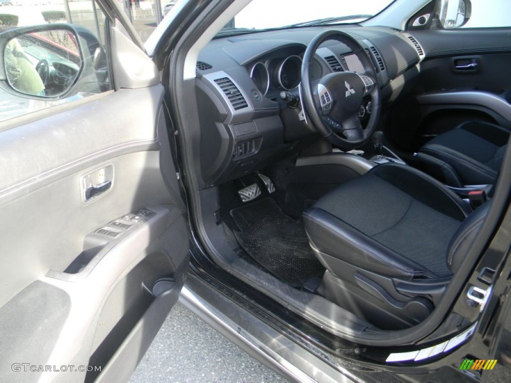 2010 Mitsubishi Outlander GT 4WD Interior Color Photos