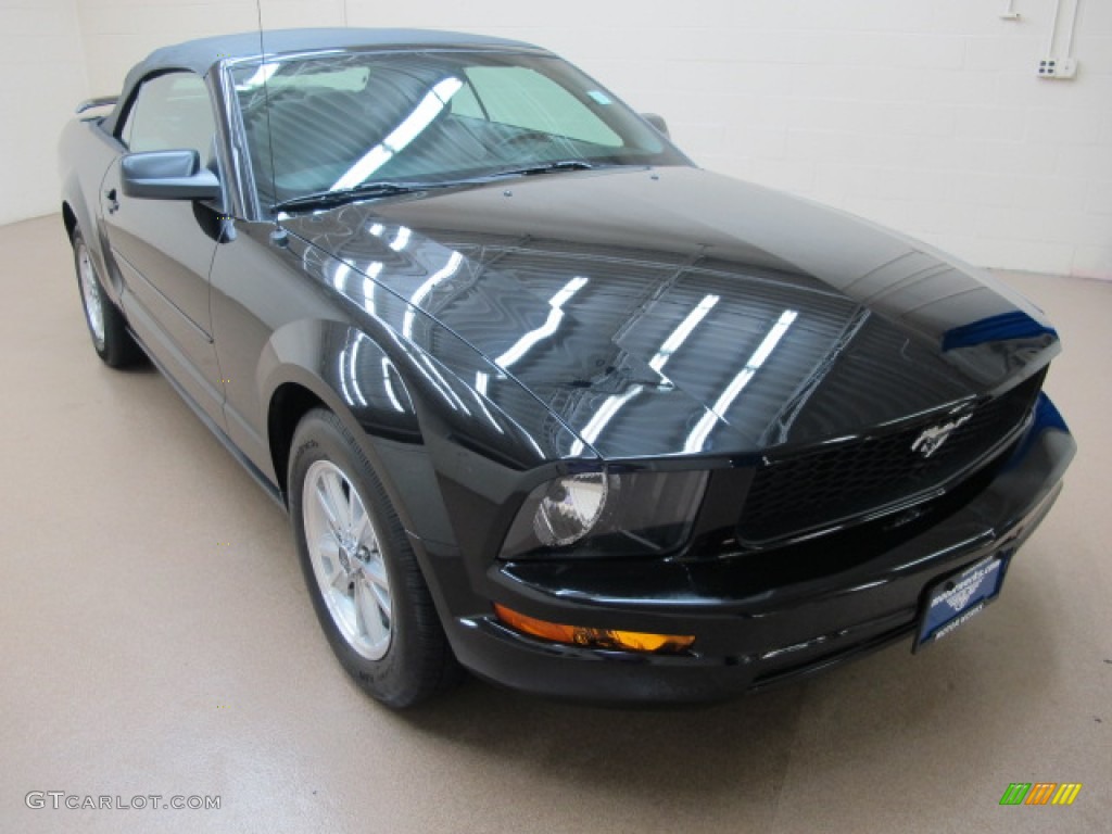 2006 Mustang V6 Premium Convertible - Black / Light Graphite photo #1