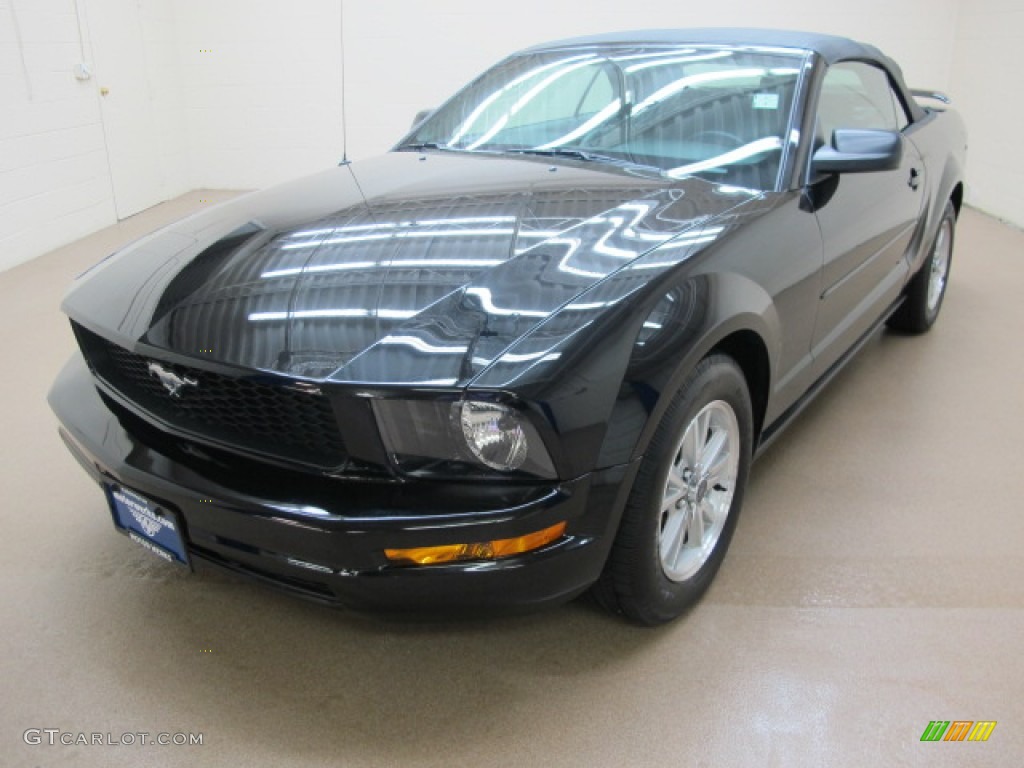 2006 Mustang V6 Premium Convertible - Black / Light Graphite photo #4