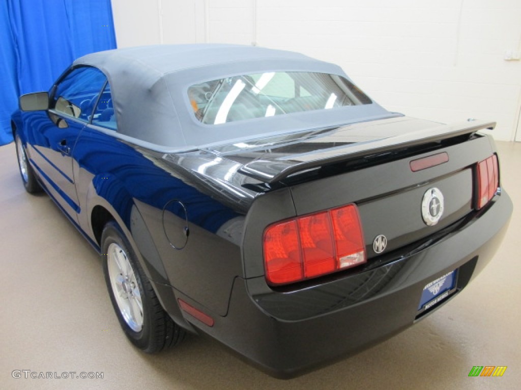 2006 Mustang V6 Premium Convertible - Black / Light Graphite photo #6