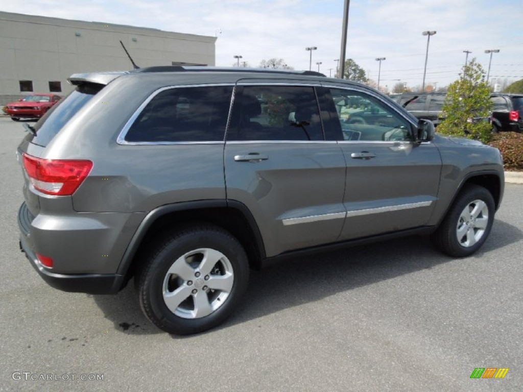 2012 Grand Cherokee Laredo X Package 4x4 - Mineral Gray Metallic / Dark Graystone/Medium Graystone photo #4