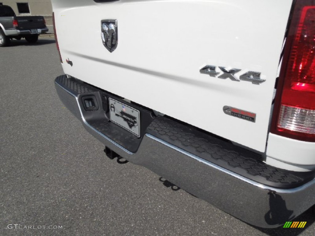 2012 Ram 2500 HD ST Crew Cab 4x4 - Bright White / Dark Slate/Medium Graystone photo #17