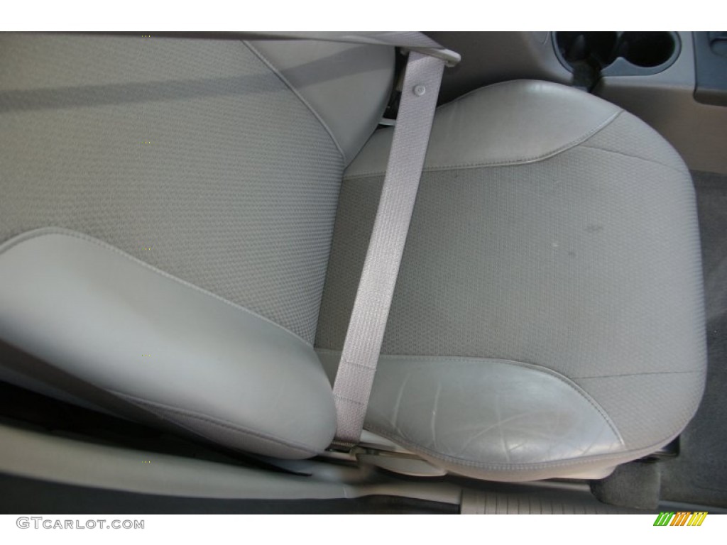 2004 Liberty Renegade 4x4 - Cactus Green Pearl / Light Taupe/Dark Slate Gray photo #15