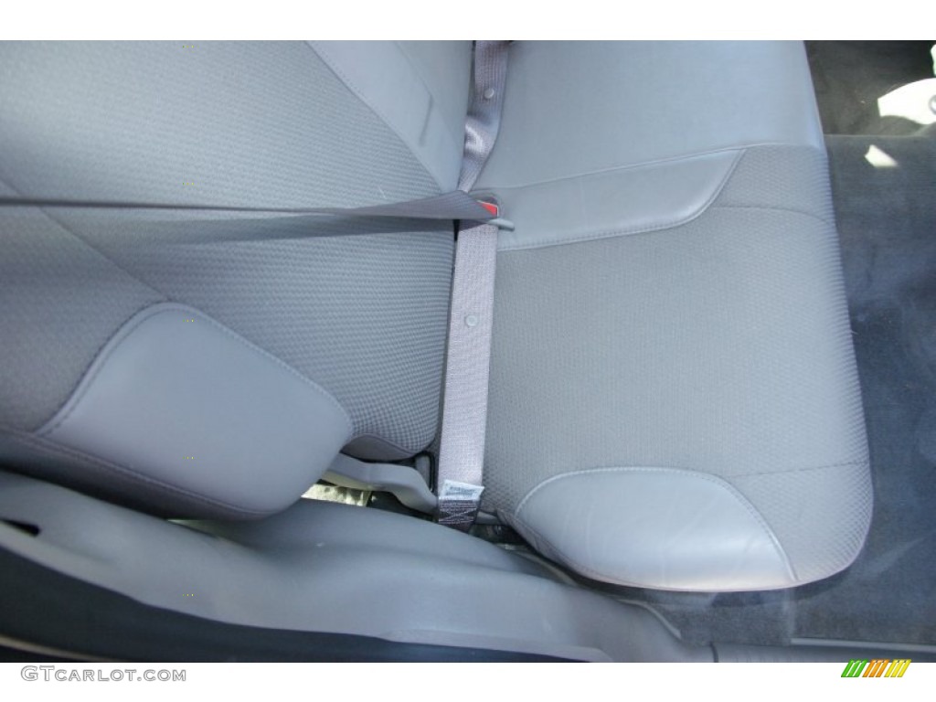 2004 Liberty Renegade 4x4 - Cactus Green Pearl / Light Taupe/Dark Slate Gray photo #18