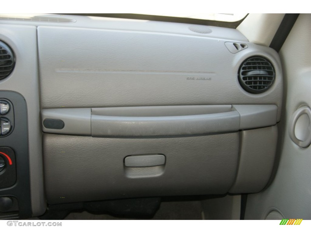 2004 Liberty Renegade 4x4 - Cactus Green Pearl / Light Taupe/Dark Slate Gray photo #21
