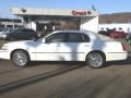 2004 Vibrant White Lincoln Town Car Signature  photo #1