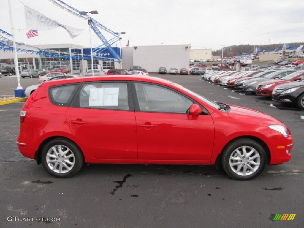 2009 Elantra Touring - Chilipepper Red / Black photo #2