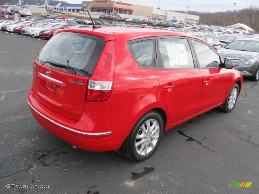 2009 Elantra Touring - Chilipepper Red / Black photo #10