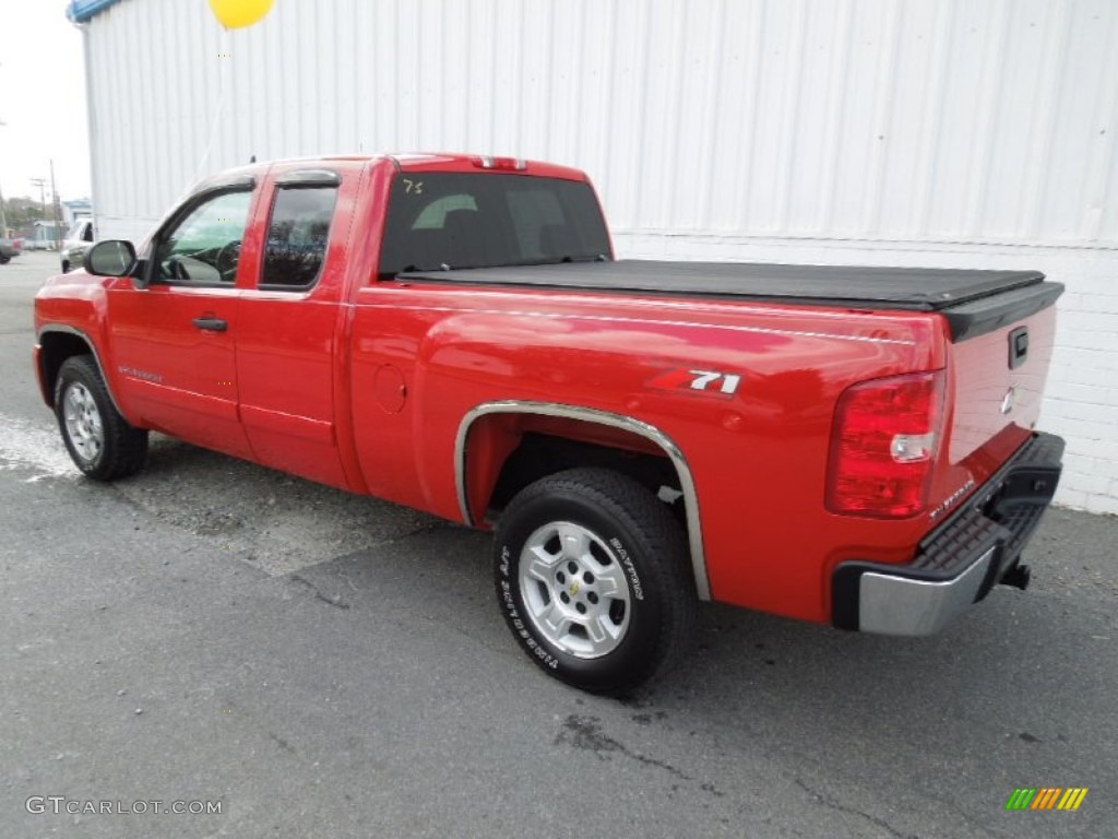 2007 Silverado 1500 LT Extended Cab - Victory Red / Ebony Black photo #2