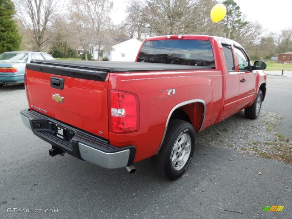 2007 Silverado 1500 LT Extended Cab - Victory Red / Ebony Black photo #4