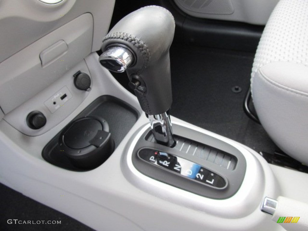 2011 Hyundai Accent SE 3 Door Transmission Photos