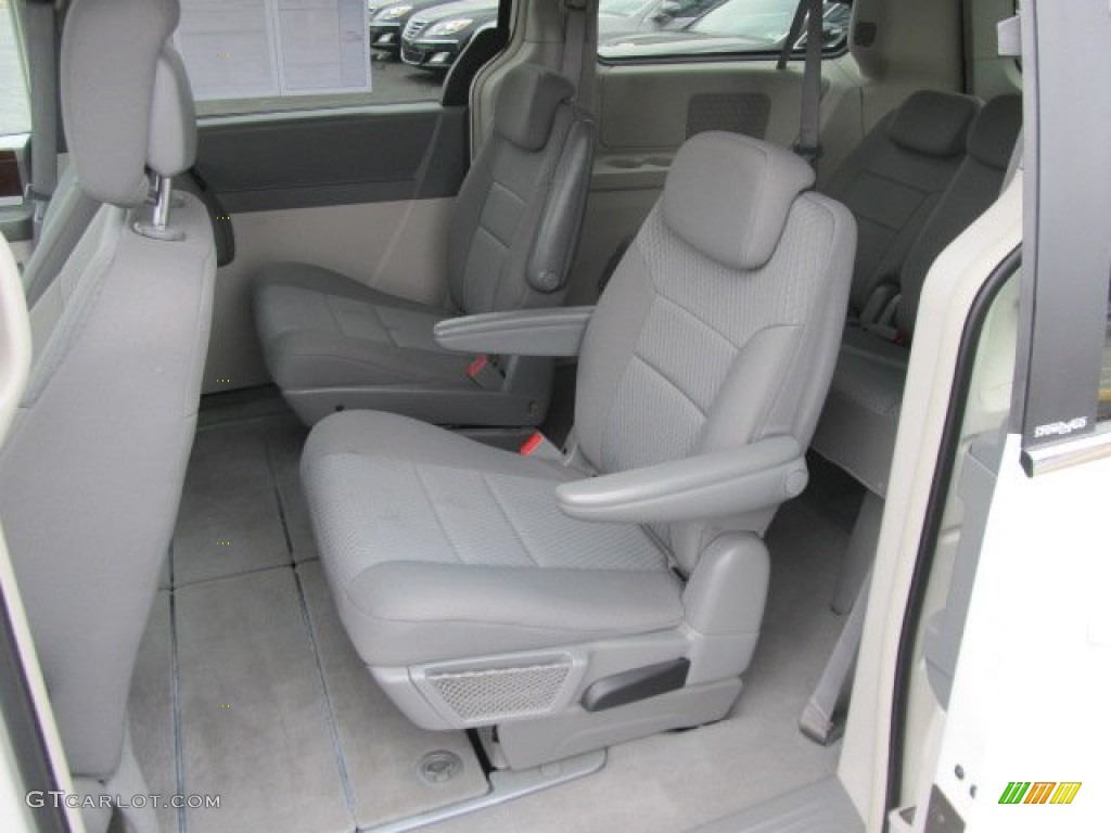 2010 Chrysler Town & Country Touring Rear Seat Photo #62024847