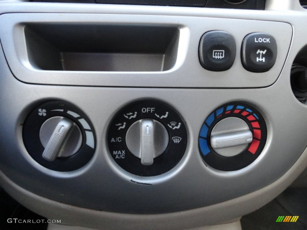 2004 Mazda Tribute ES V6 4WD Controls Photo #62028066