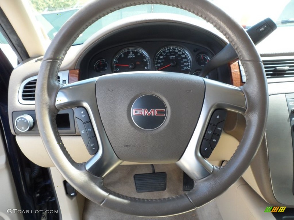 2007 GMC Yukon SLT Light Tan Steering Wheel Photo #62028471