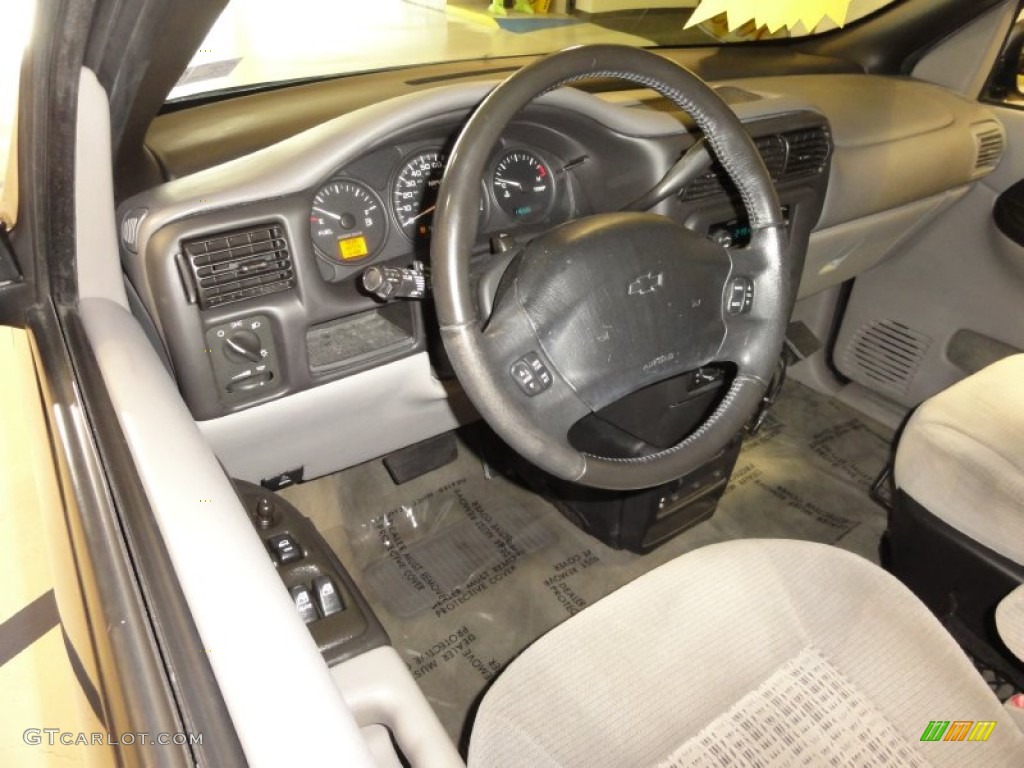 2003 Venture LT - Black Sapphire Metallic / Medium Gray photo #13