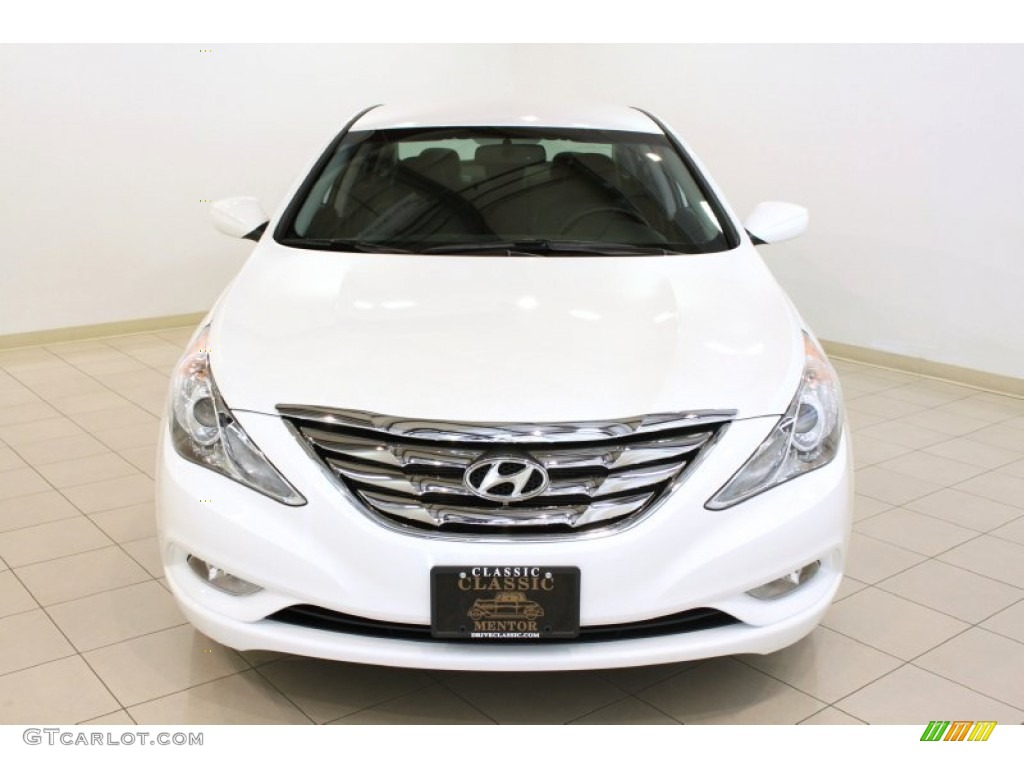 2011 Sonata SE - Shimmering White / Black photo #2