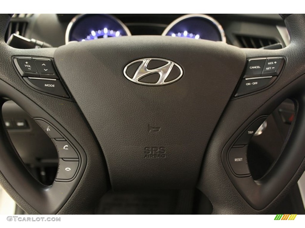 2011 Sonata SE - Shimmering White / Black photo #9