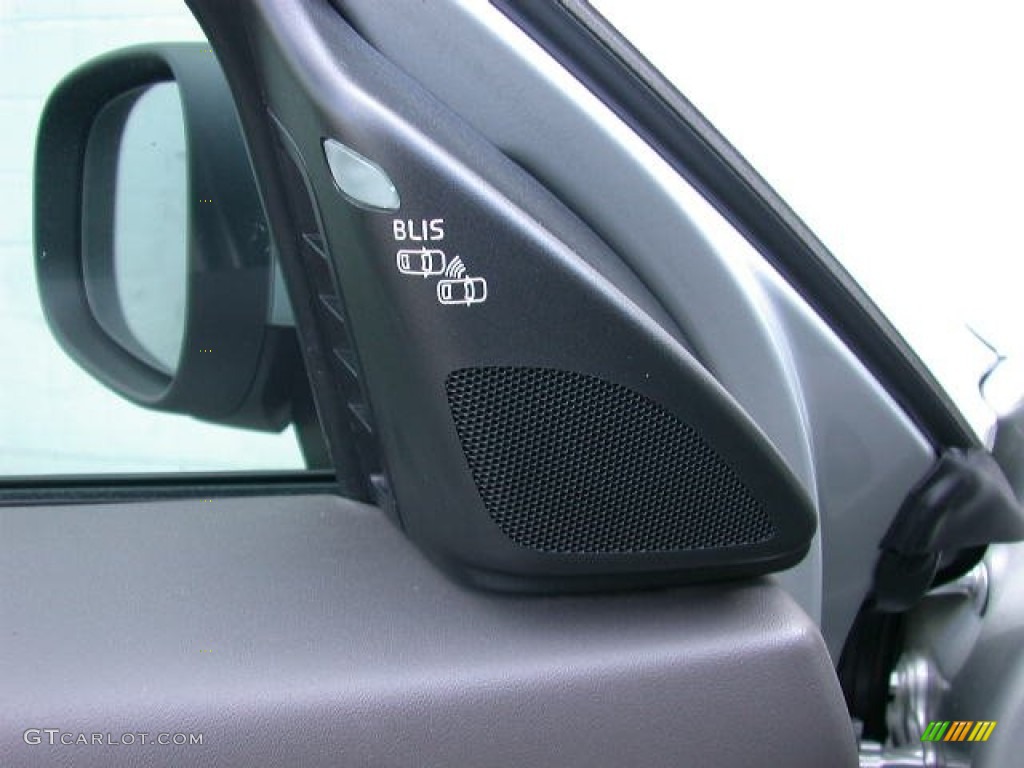 2009 V50 2.4i - Silver Metallic / Quartz photo #21