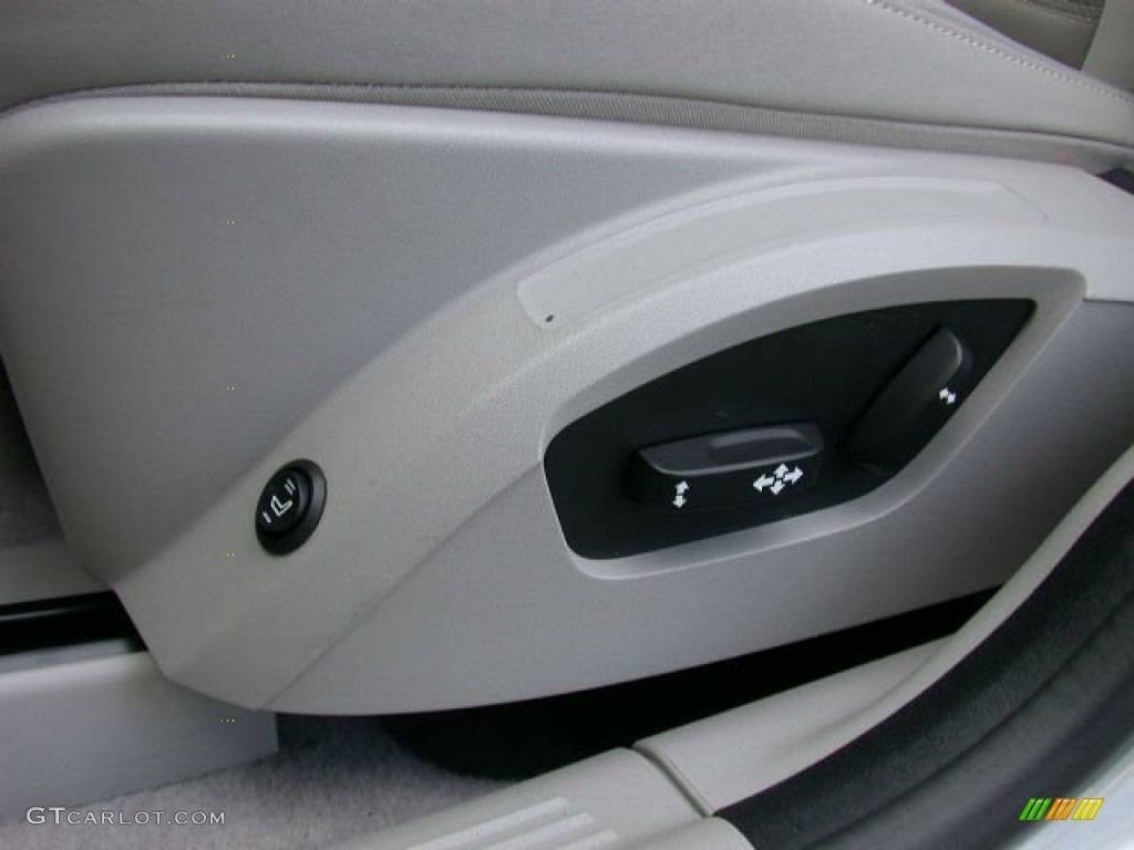 2009 V50 2.4i - Silver Metallic / Quartz photo #23