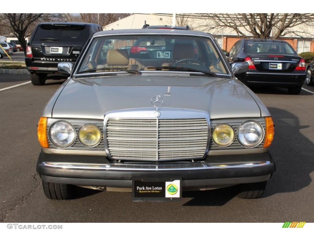 1985 E Class 300 CD Coupe - Champagne Metallic / Palomino photo #2