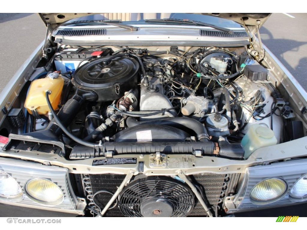 1985 Mercedes-Benz E Class 300 CD Coupe Engine Photos