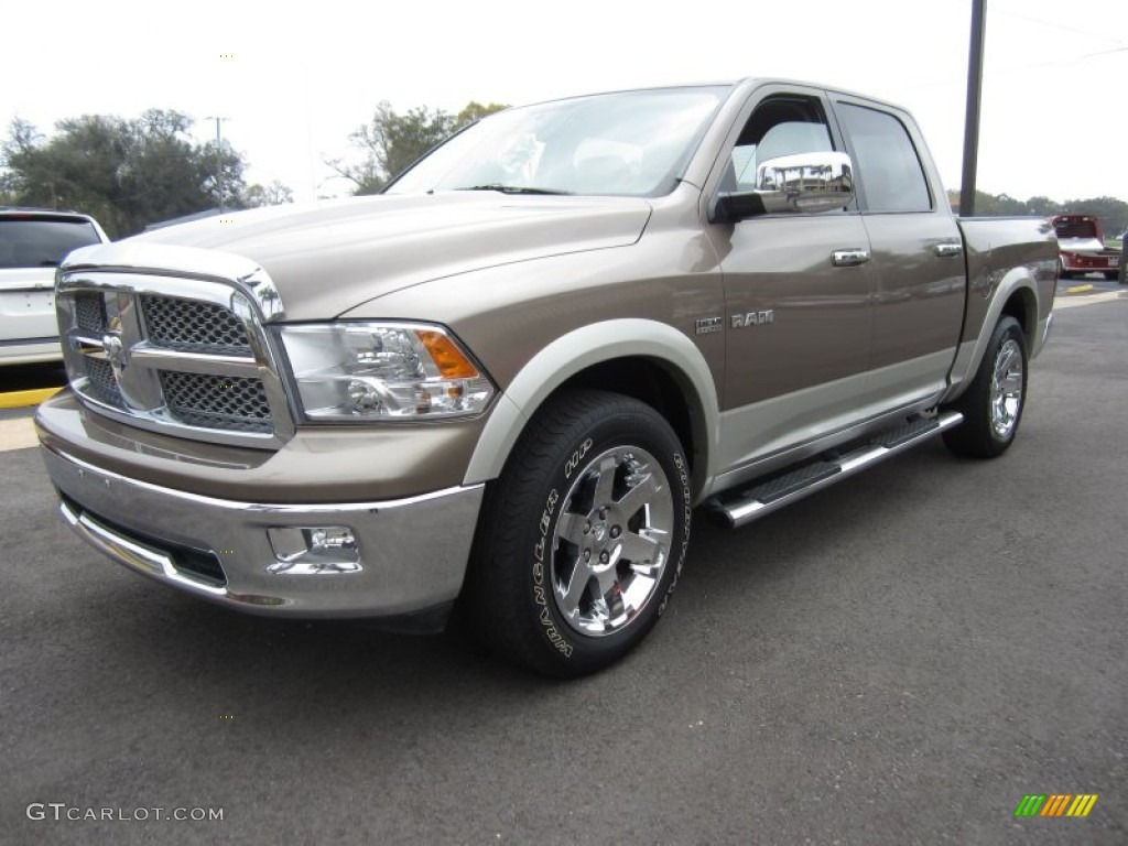 Austin Tan Pearl 2009 Dodge Ram 1500 Laramie Crew Cab Exterior Photo #62039541