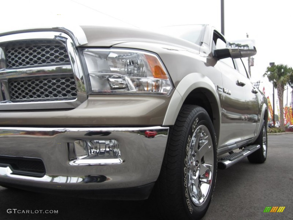 2009 Ram 1500 Laramie Crew Cab - Austin Tan Pearl / Light Pebble Beige/Bark Brown photo #10