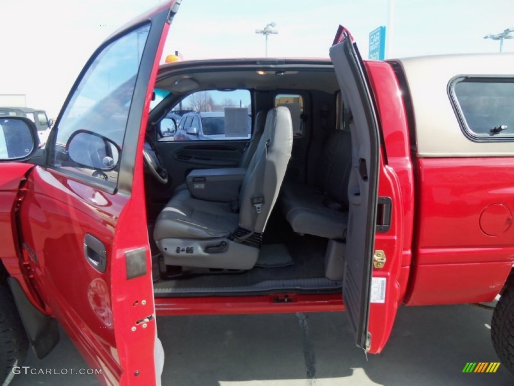 1998 Ram 2500 Laramie Extended Cab 4x4 - Flame Red / Tan photo #24
